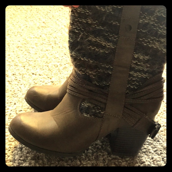 Brown boots - Picture 1 of 6
